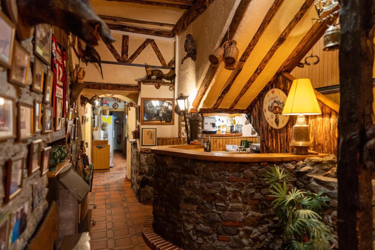 Hotel La Bonne Auberge Сен-Мартен-Везюби Экстерьер фото